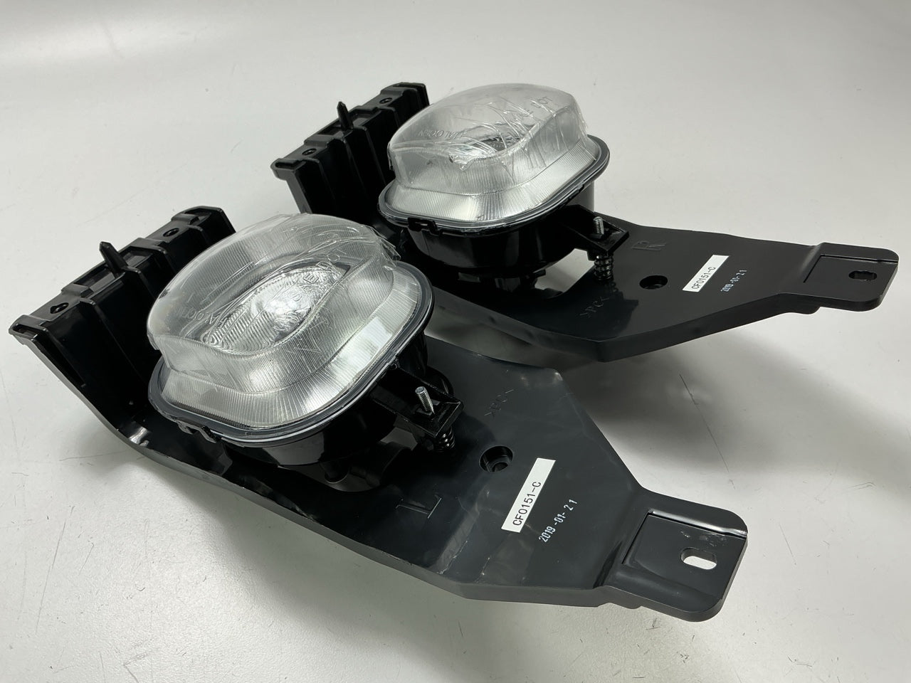 AFTERMARKET - Fog Lights Lamp Set W/ Bracket Mount FO2592211