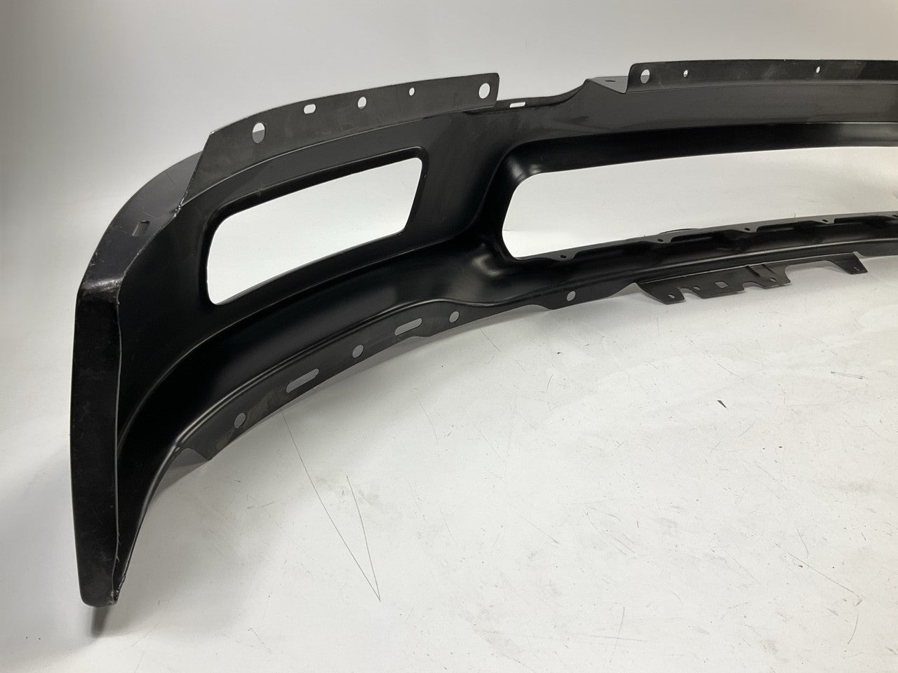 SCRATCHED SEE PHOTOS, Front Steel Bumper 2004-2006 Ford F-150 W/ Fog Light Holes