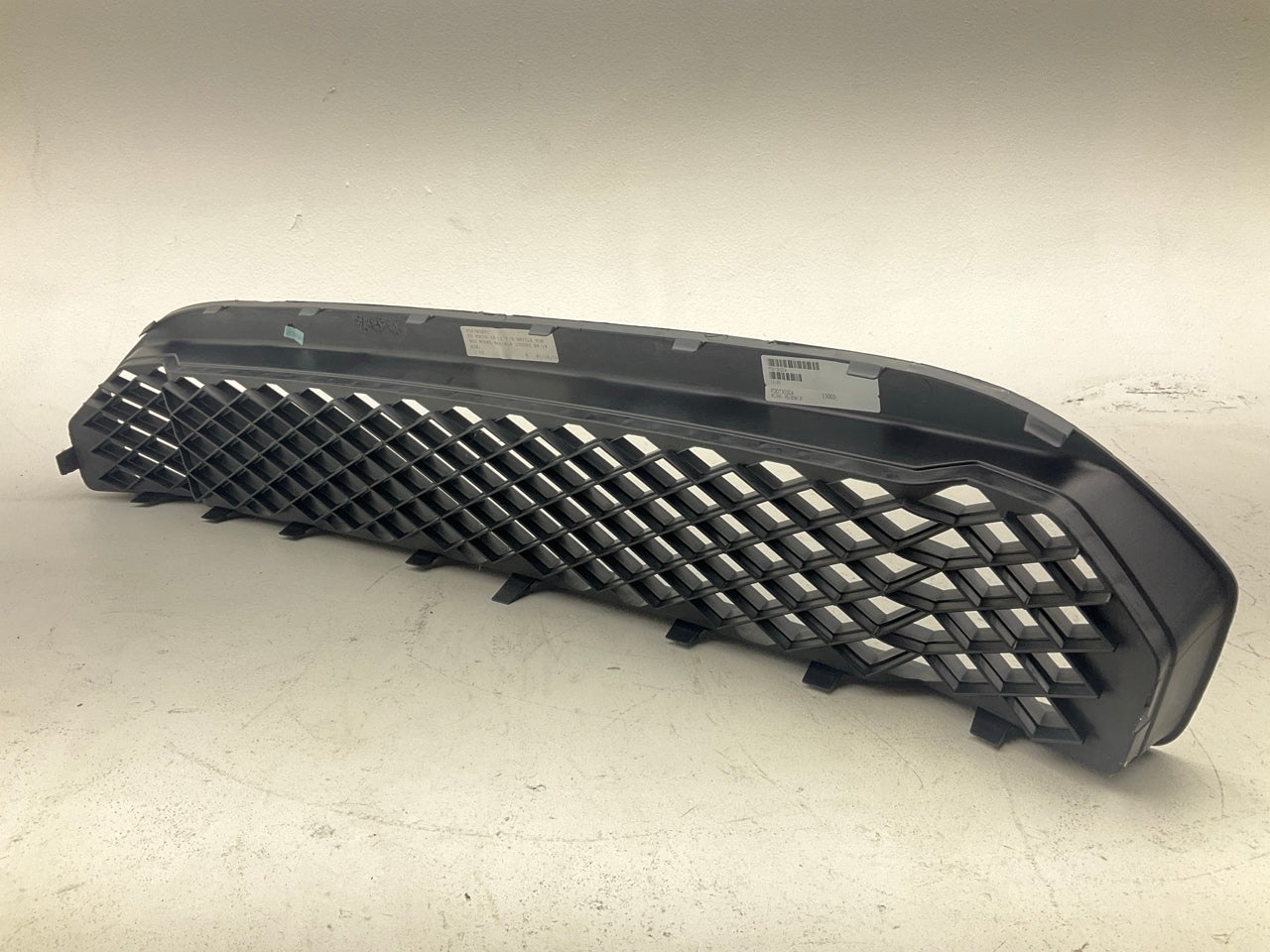 NEW AFTERMARKET FO1036131 Grille For 2009-2011 Ford Focus