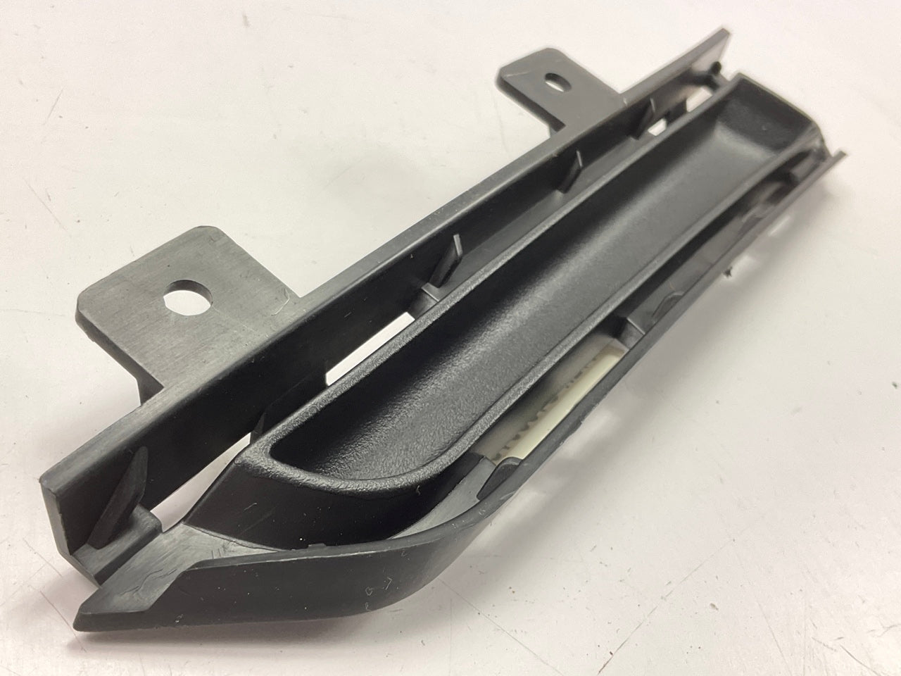 NEW AFTERMARKET Front Right Bumper Trim Grille Insert 15-18 Ford Edge