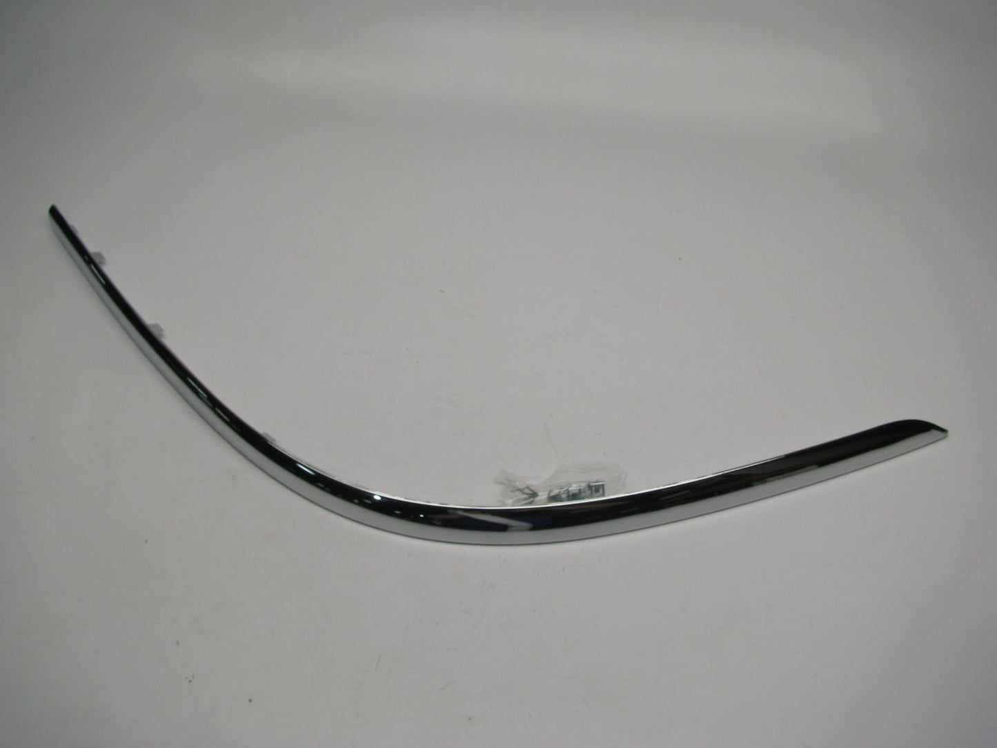 Front Bumper Right Passengers Chrome Strip Trim FO1059278 03-11 Lincoln Town Car