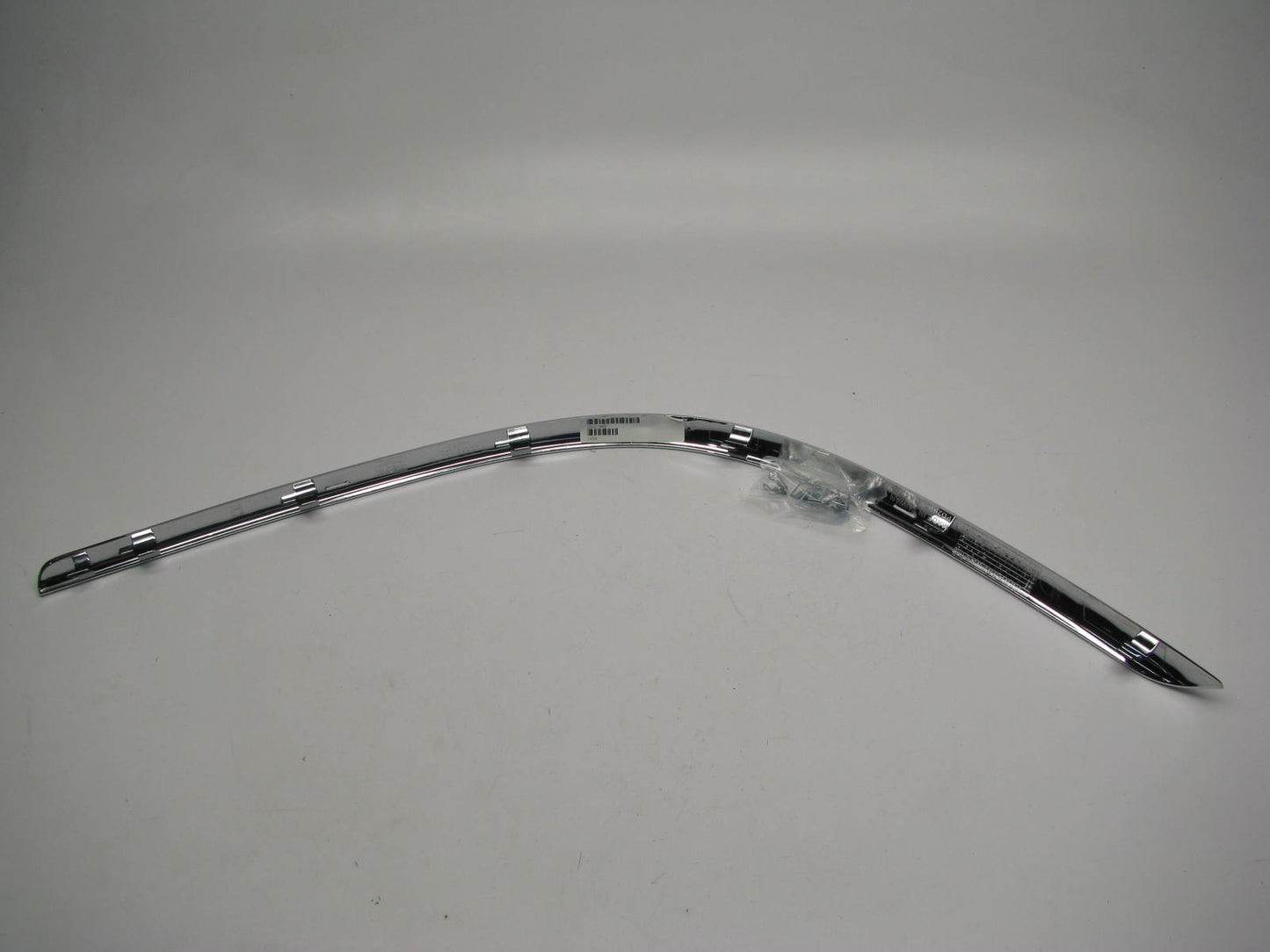 Front Bumper Right Passengers Chrome Strip Trim FO1059278 03-11 Lincoln Town Car
