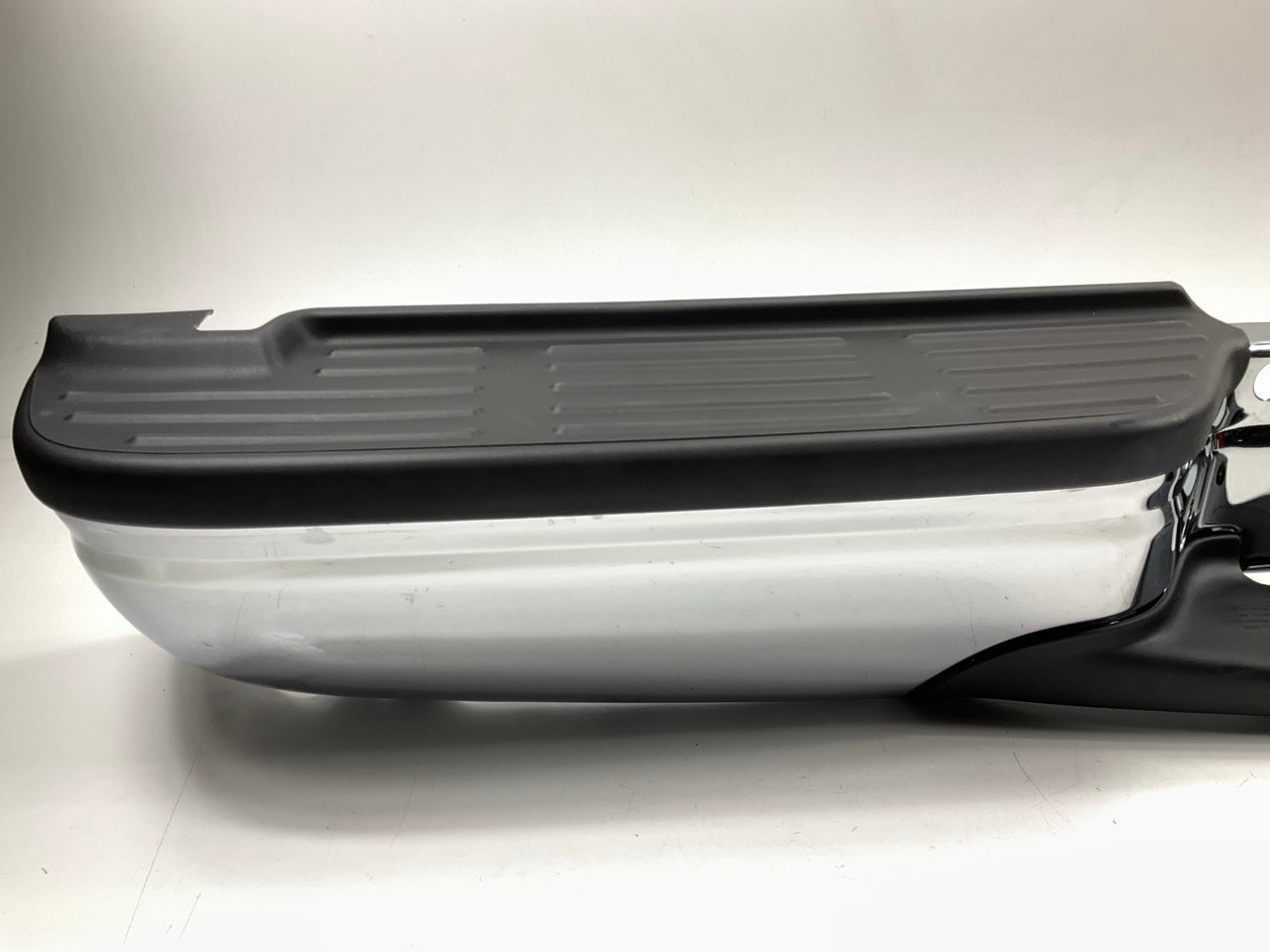 Some Scratches - REAR Chrome Step Bumper Assembly 1999-2007 Ford F-250 F-350