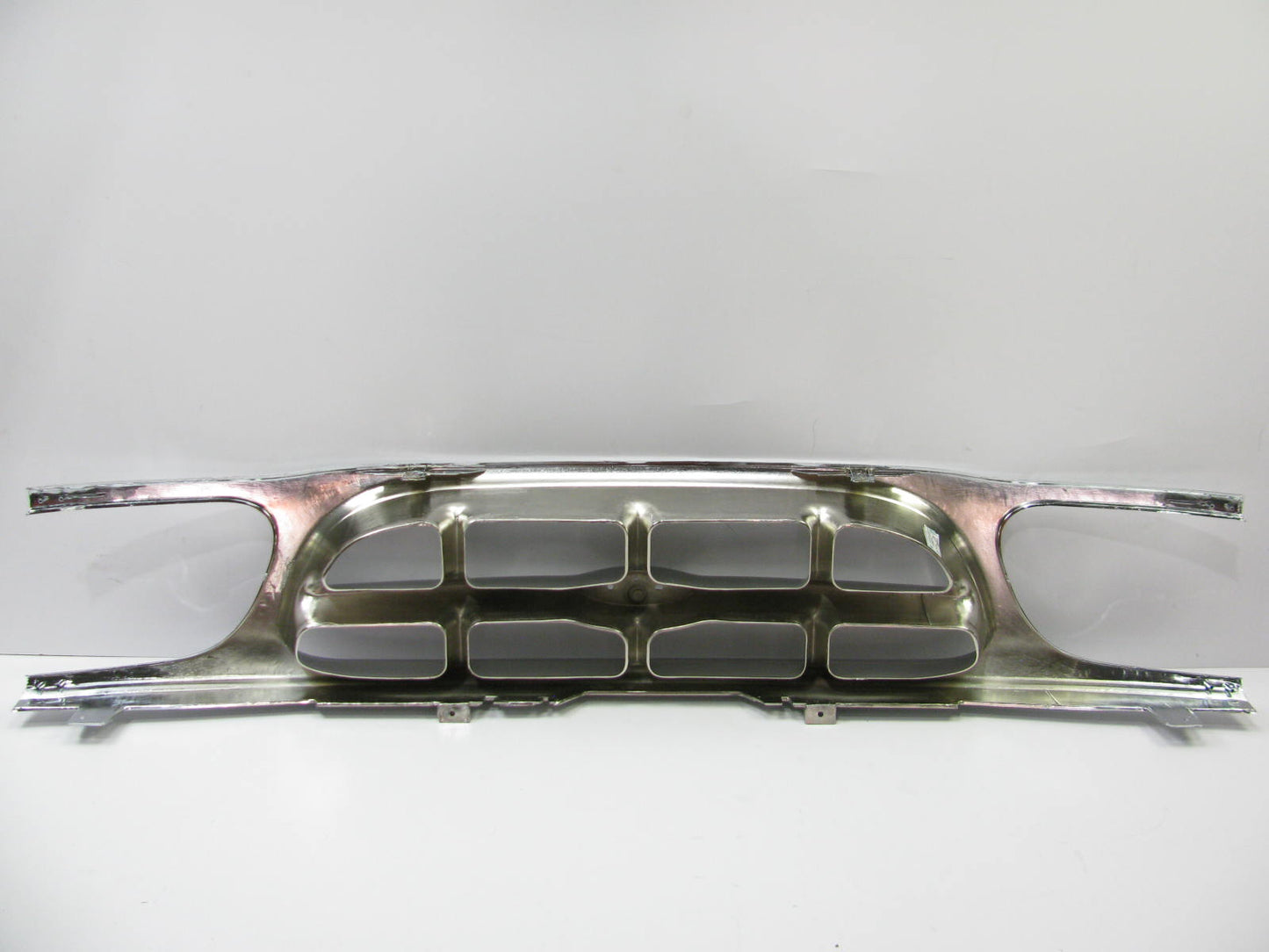NEW FO1200316 Replacement Front Chrome / Silver Grille 1995-1997 Ford Explorer
