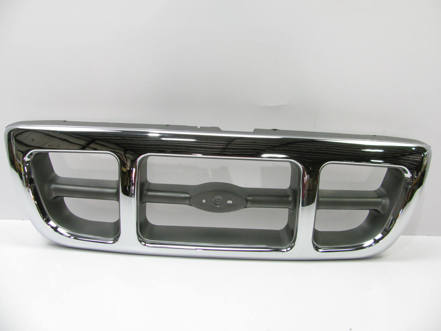 FO1200341 Replacement Front Chrome / Gray Grille For 1998-2000 Ford Ranger