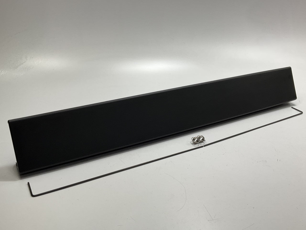 Flexible Step Tailgate Center Molding - 2011-2016 Ford F-250 F-350 SD Super Duty