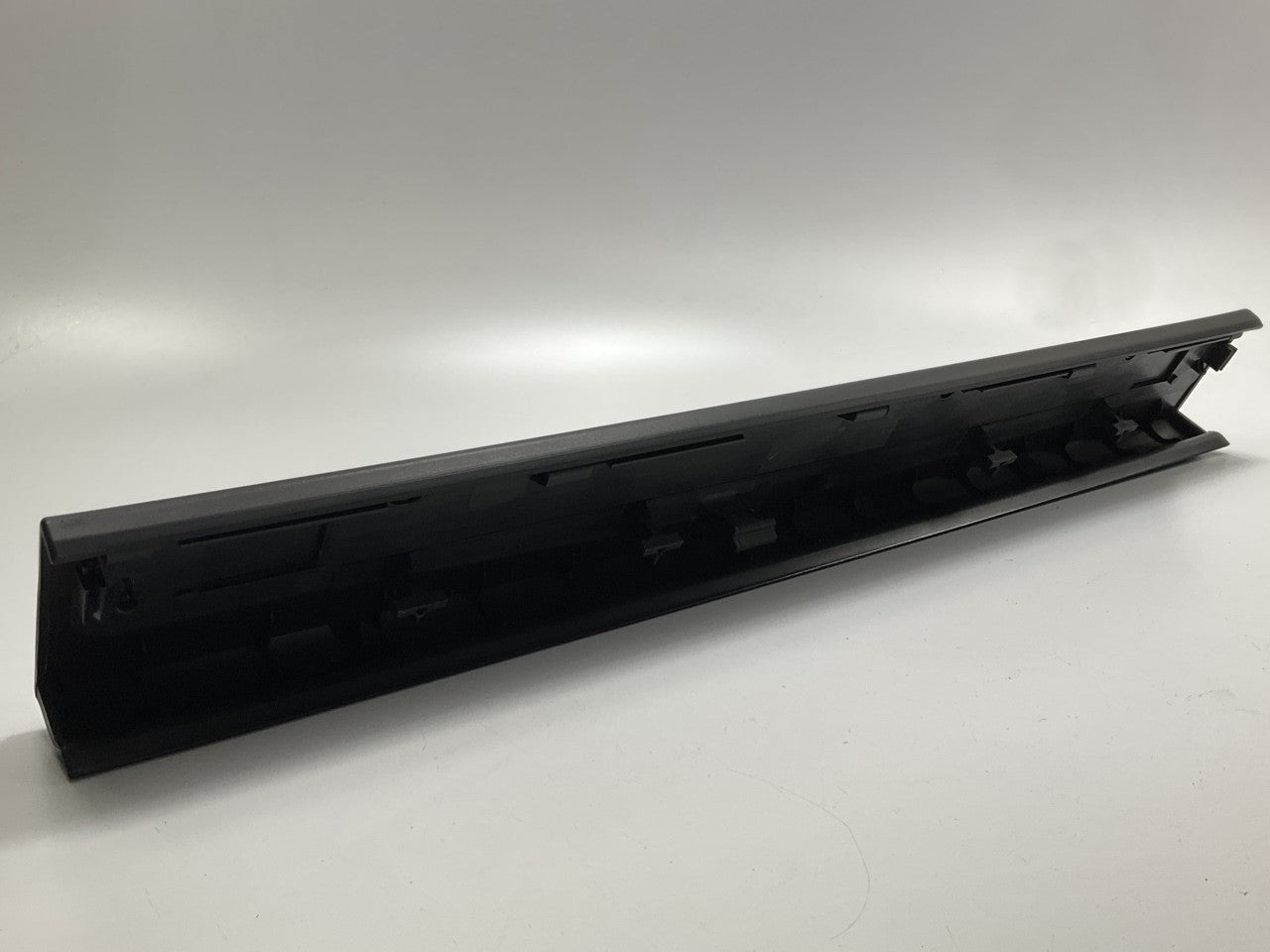 Flexible Step Tailgate Center Molding - 2011-2016 Ford F-250 F-350 SD Super Duty