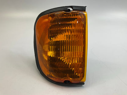 NEW - AFTERMARKET FO2521176 Right Passenger Side Parking Light Assembly