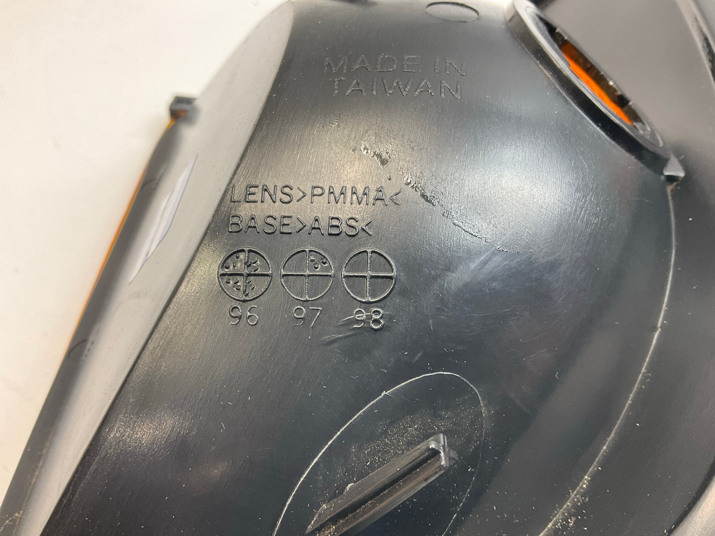 NEW - AFTERMARKET FO2521176 Right Passenger Side Parking Light Assembly