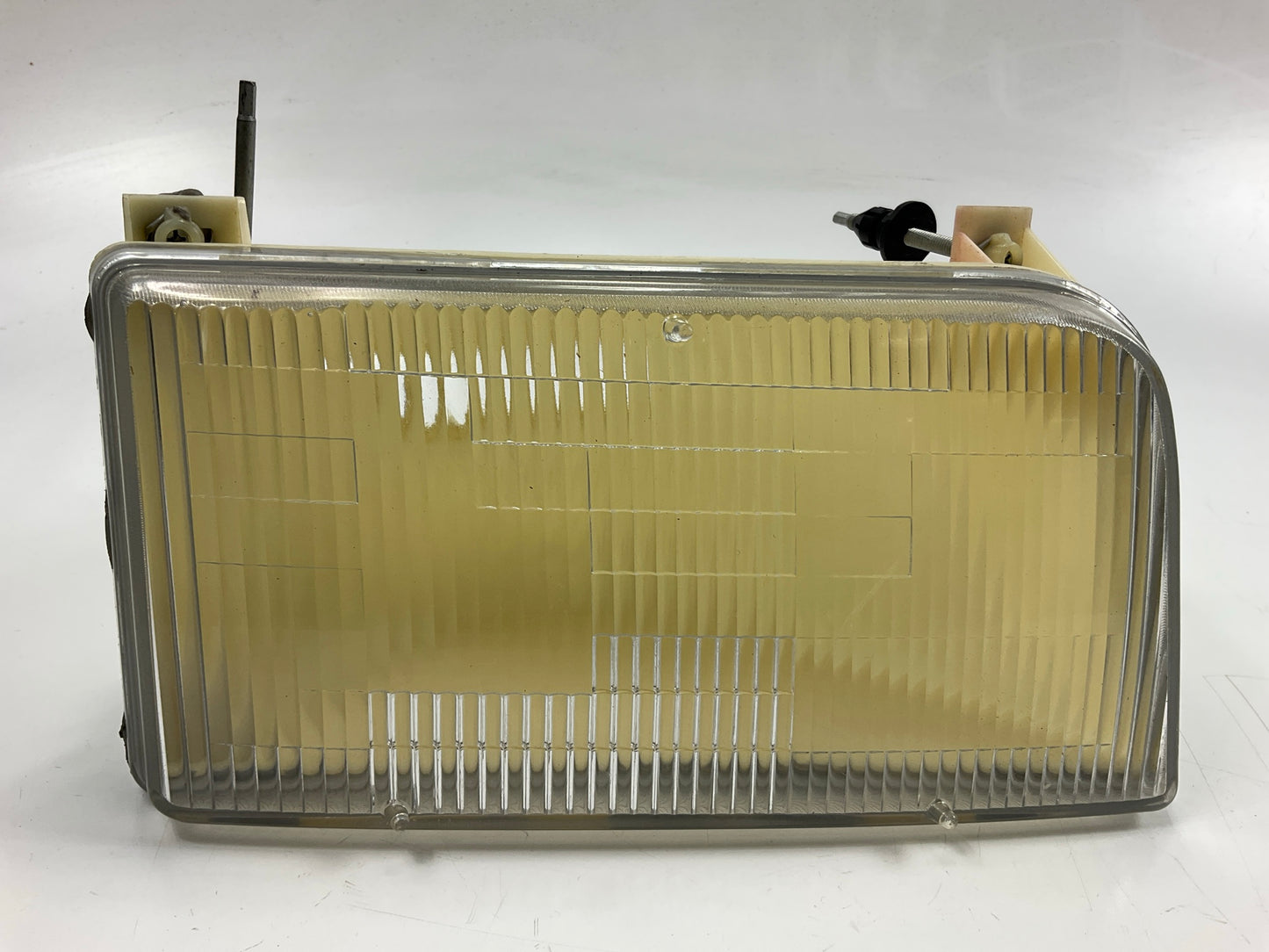NEW Aftermarket FR-5009 Right Passengers Side Headlight Head Lamp