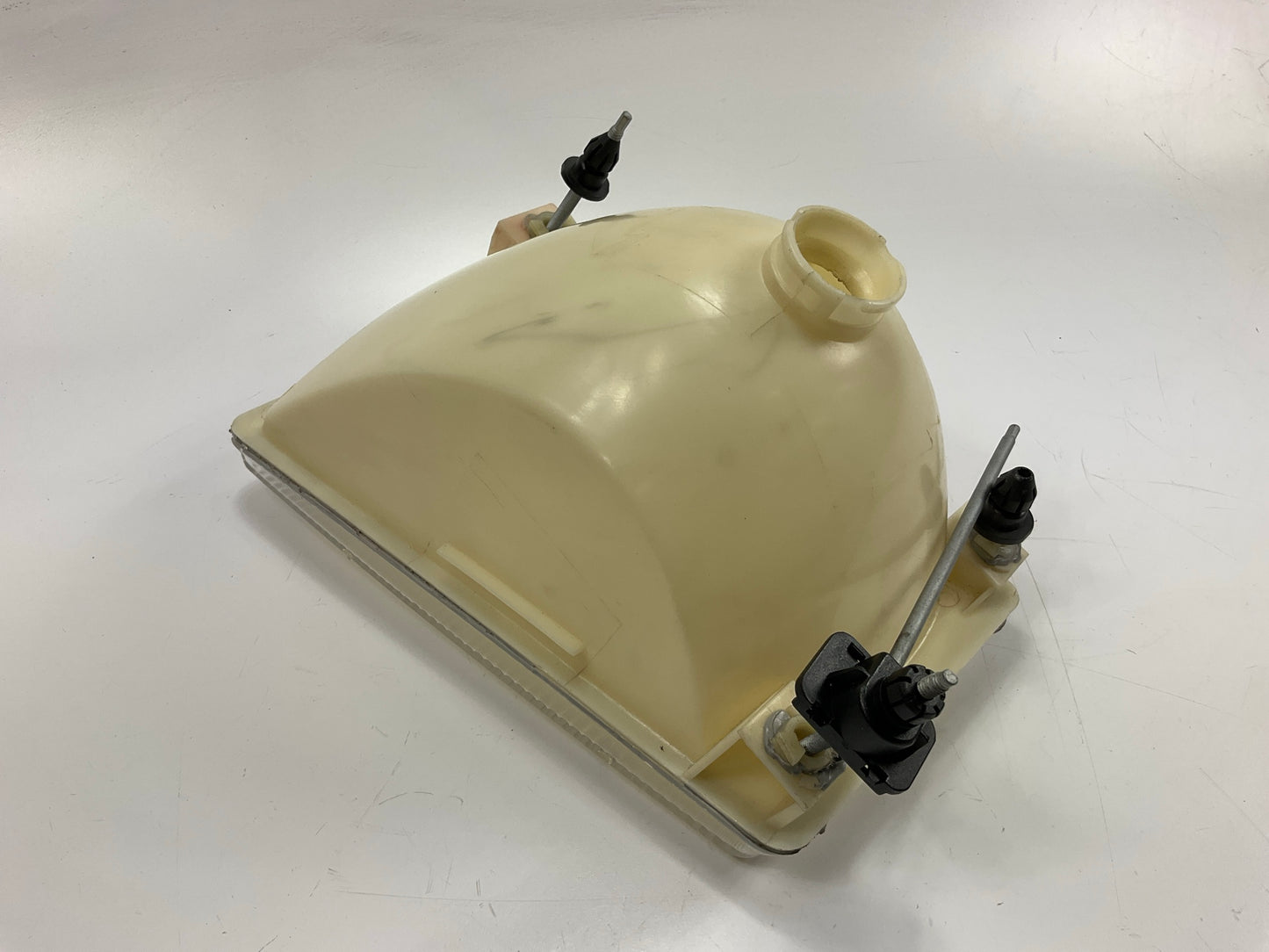 NEW Aftermarket FR-5009 Right Passengers Side Headlight Head Lamp
