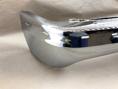 GM1002376 1999-2006 Silverado Sierra Suburban Chrome Front Bumper Face Bar
