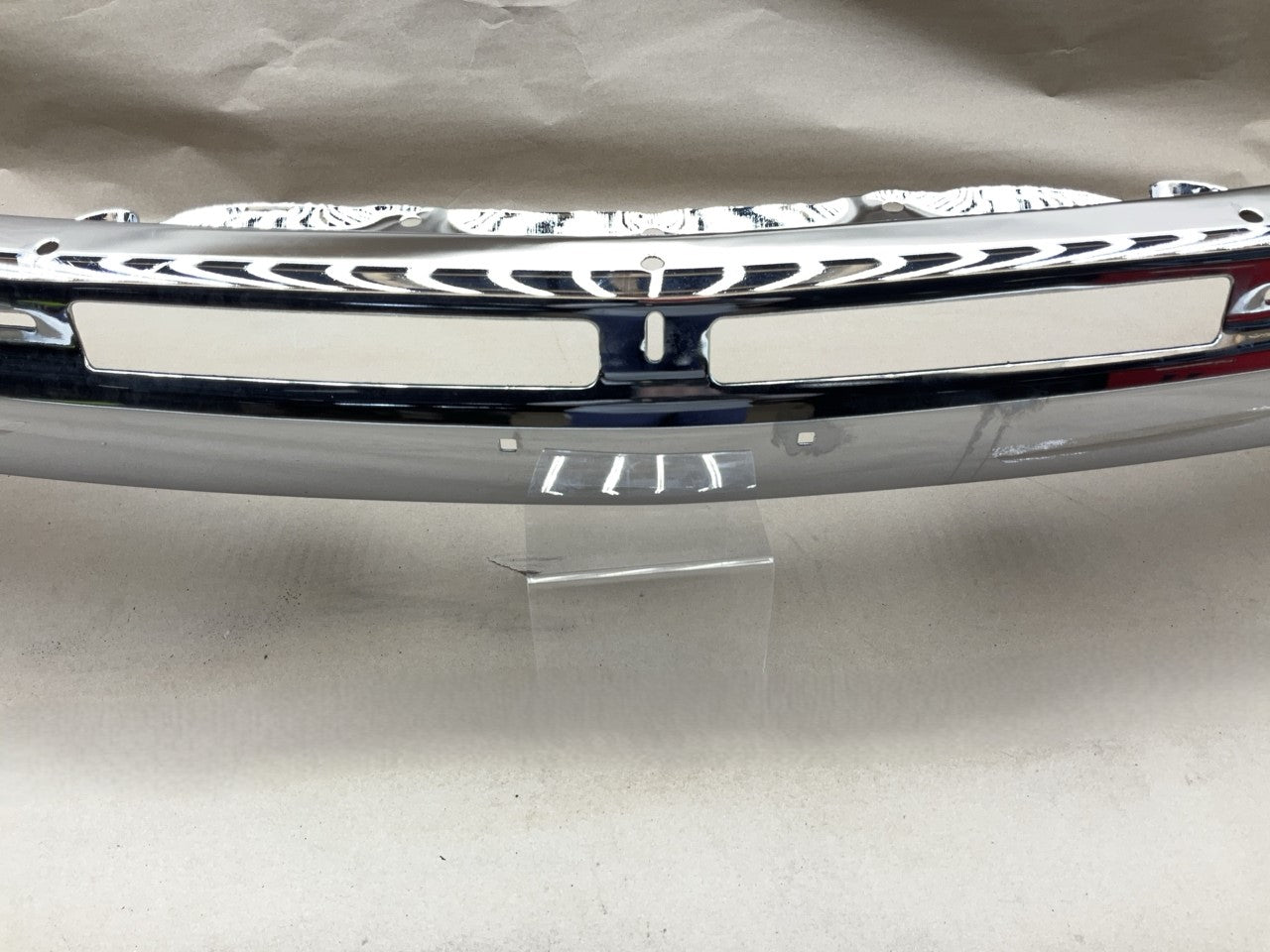 GM1002376 1999-2006 Silverado Sierra Suburban Chrome Front Bumper Face Bar