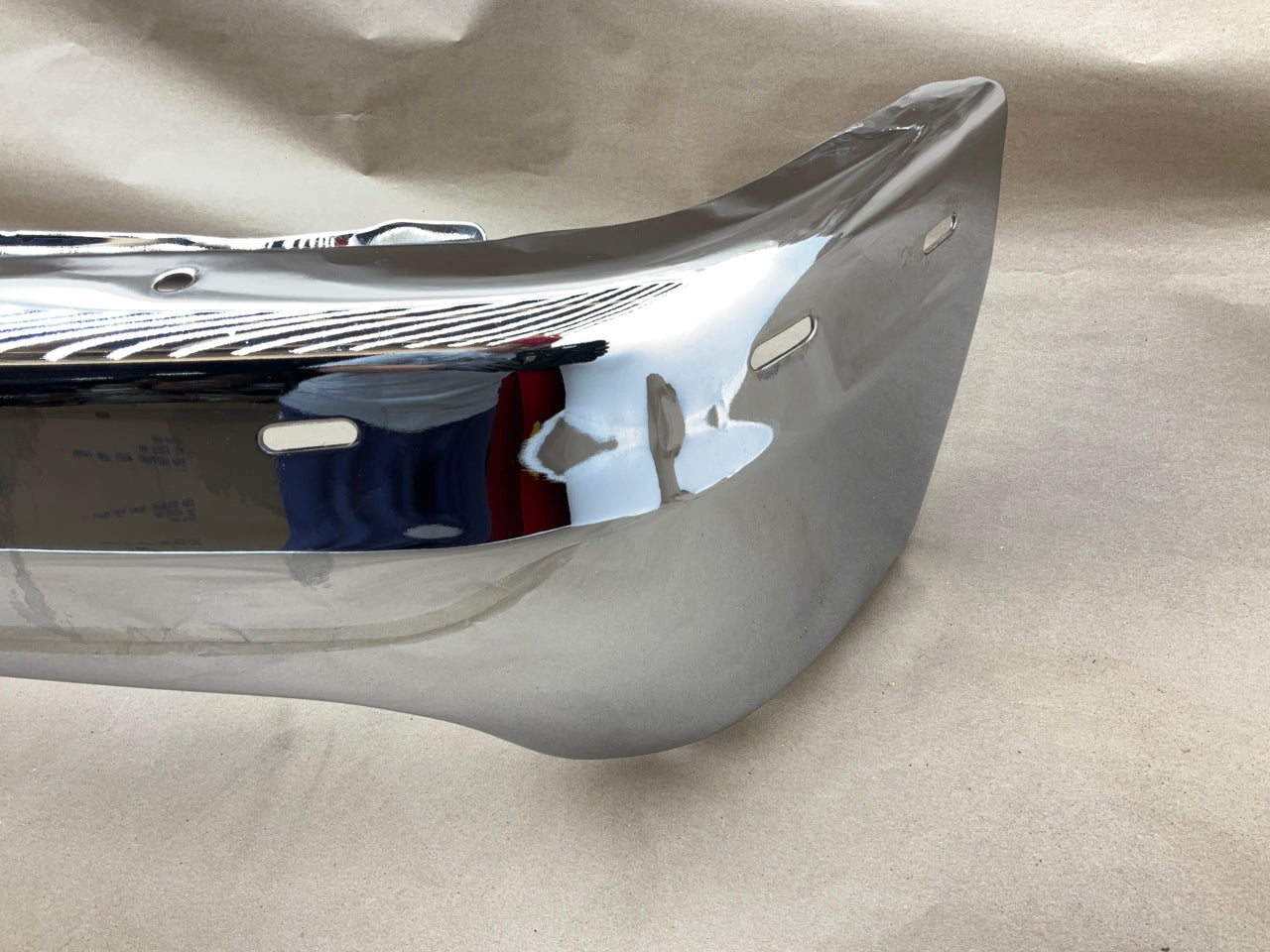 GM1002376 1999-2006 Silverado Sierra Suburban Chrome Front Bumper Face Bar