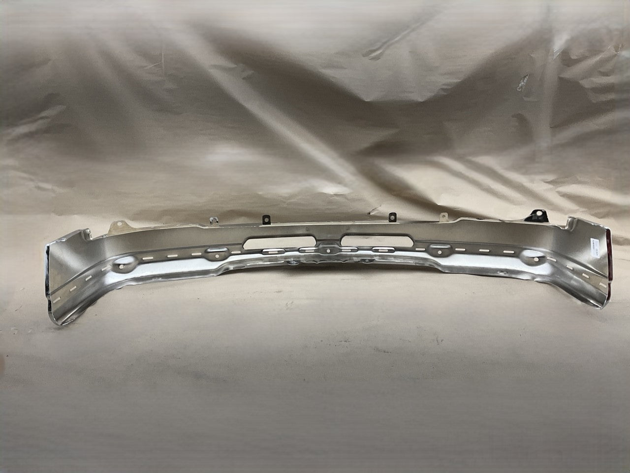 GM1002819 New Front Chrome Bumper Bar 2003-2006 Chevy 1500 2500 3500