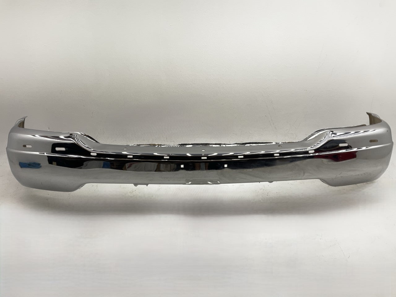 NEW AFTERMARKET Chrome Front Bumper 1999-2002 GMC Sierra 1500 2500 3500 Pickup