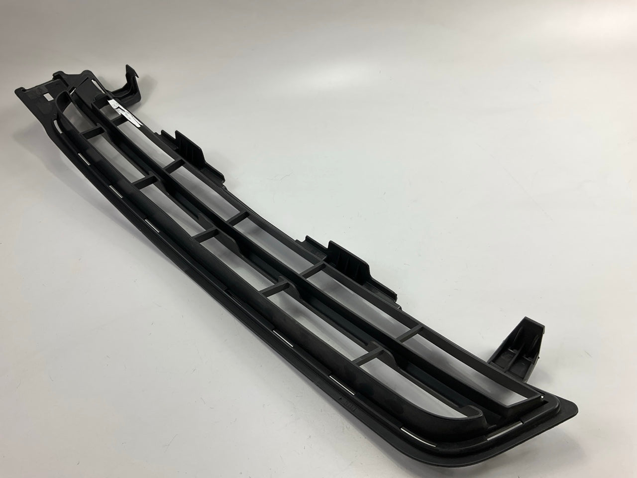 NEW AFTERMARKET Front Lower Bumper Grille Insert - 2013 Chevrolet Malibu