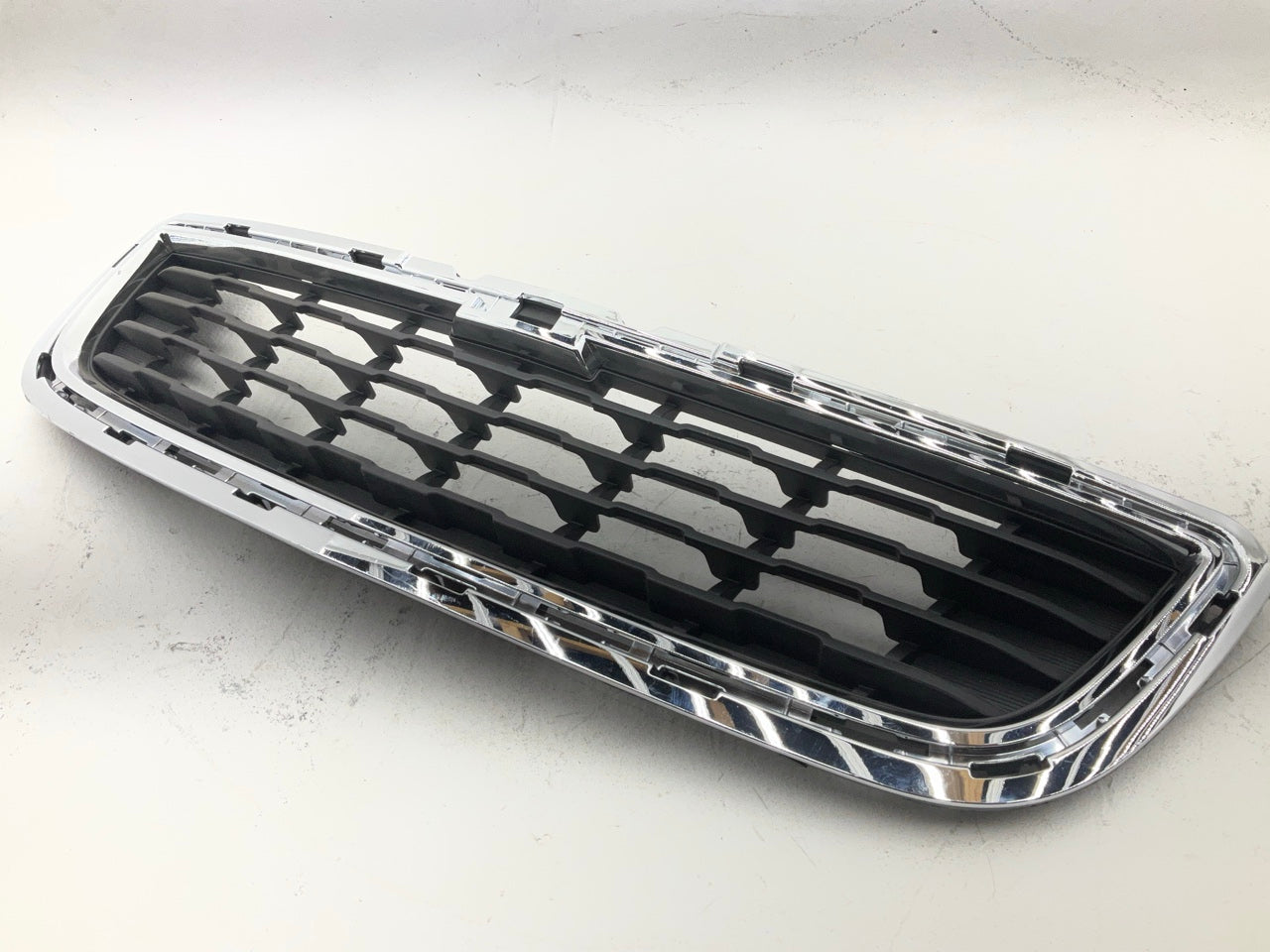 NEW AFTERMARKET GM1036170 Front Lower Black W/ Chrome Grille 2013-16 Chevy Trax