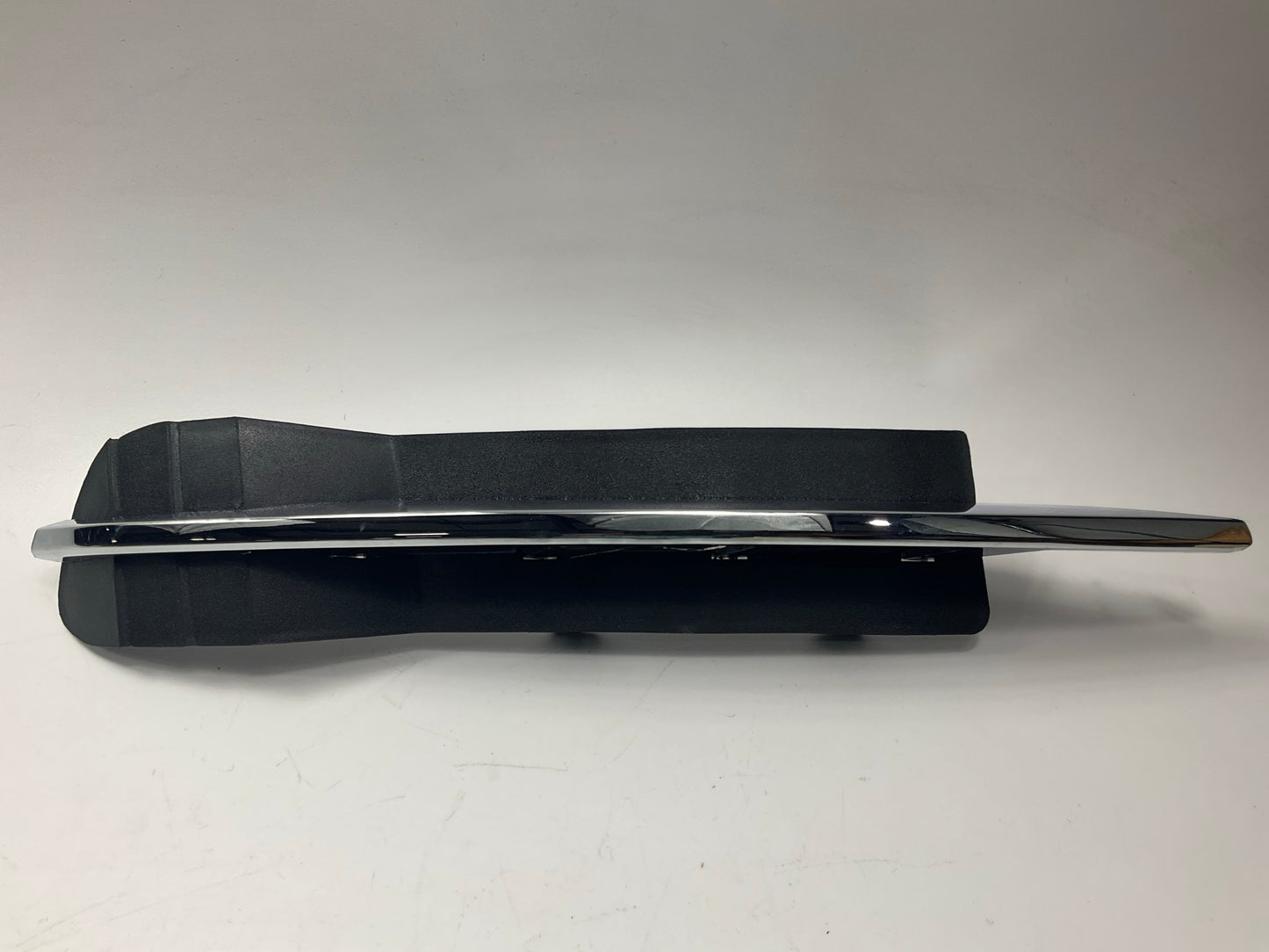 NEW GM1039114 Front Outer Right Fog Light Hole Cover - 2008-2012 Chevy Malibu