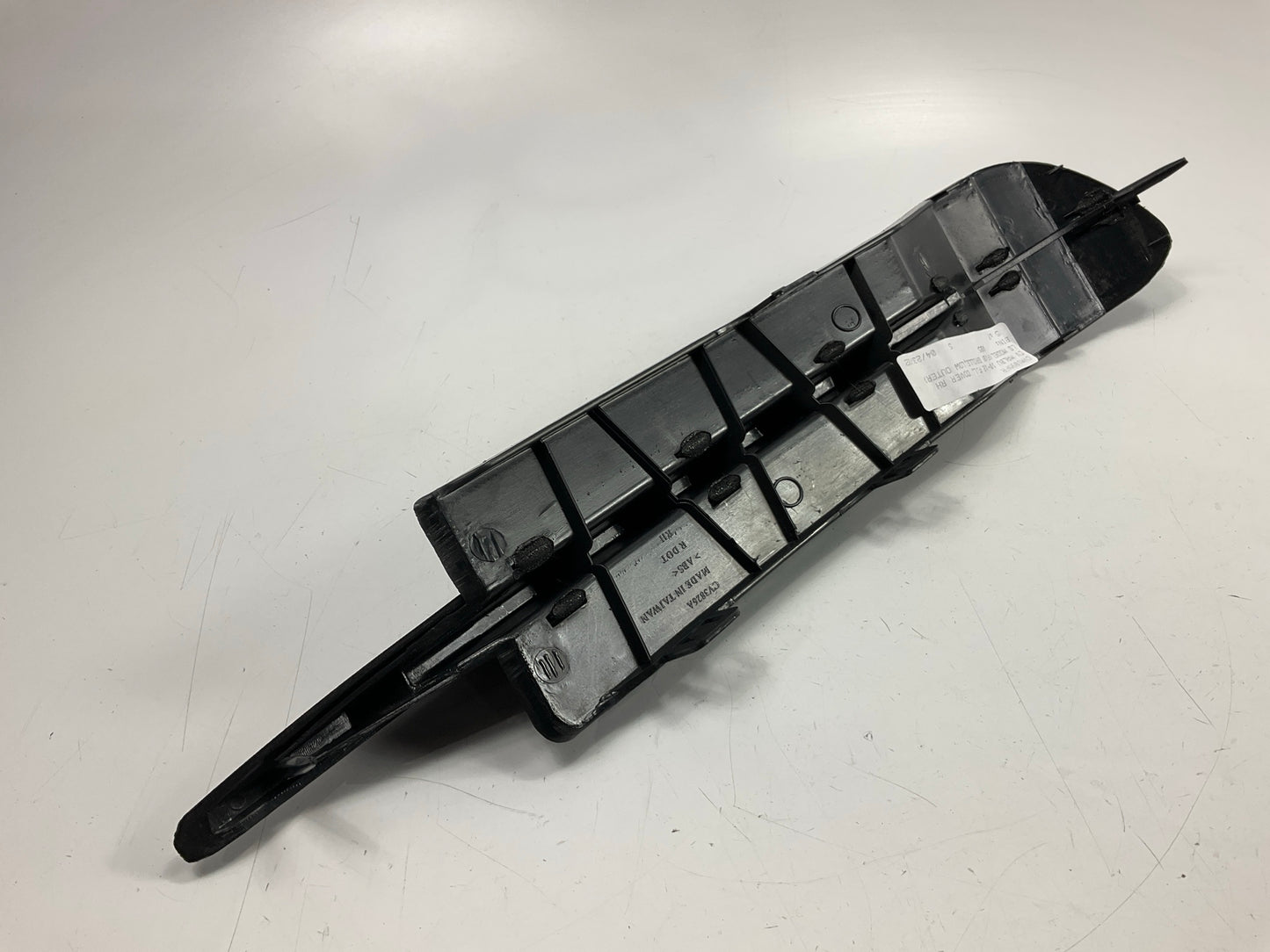 NEW AFTERMARKET Front Right Bumper Insert For 2010-12 Chevrolet Malibu 20861566