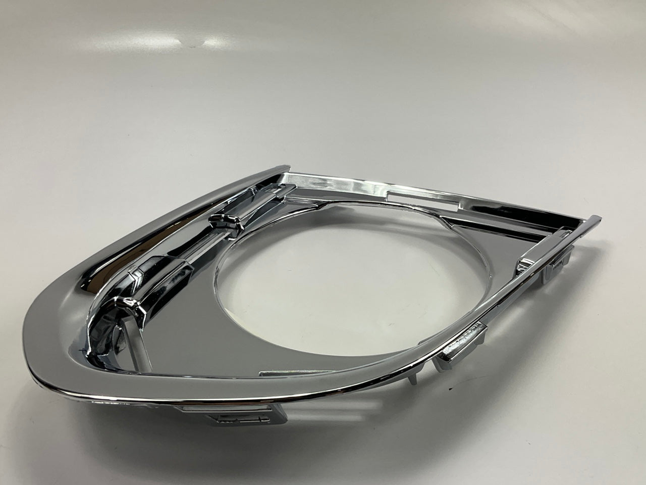 NEW AFTERMARKET Front Right Bumper Fog Light Trim Bezel 13-16 Chevrolet Trax