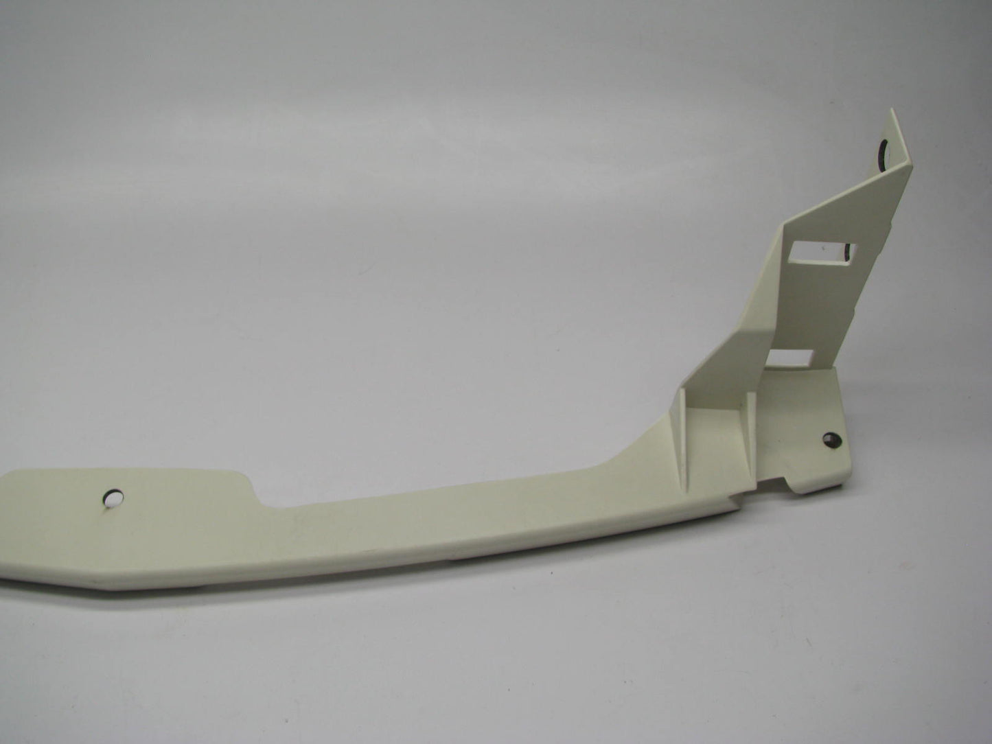 Front Bumper Bracket Center Upper Cover Support For 2000-2005 Chevrolet Impala