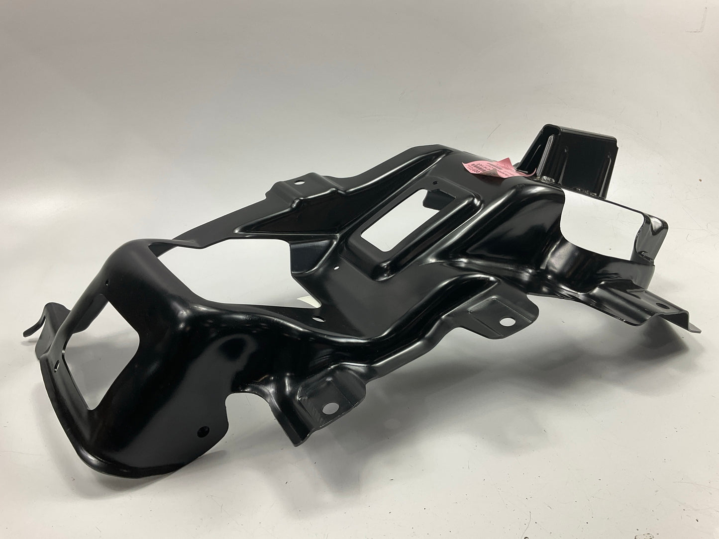 NEW AFTERMARKET GM1063109 Front Right Bumper Support Bracket 2014-15 Sierra 1500