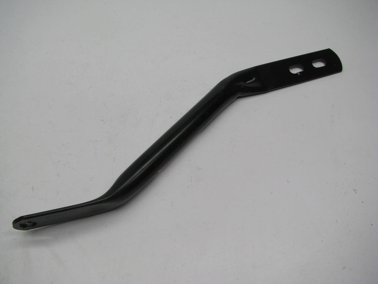 NEW AFTERMARKET - GM1066151 FRONT Bumper Mounting Bracket