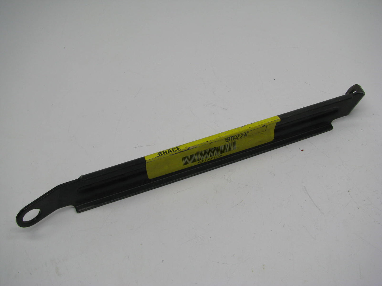 NEW - AFTERMARKET GM1066166 Front Left Upper Bumper Brace Bracket