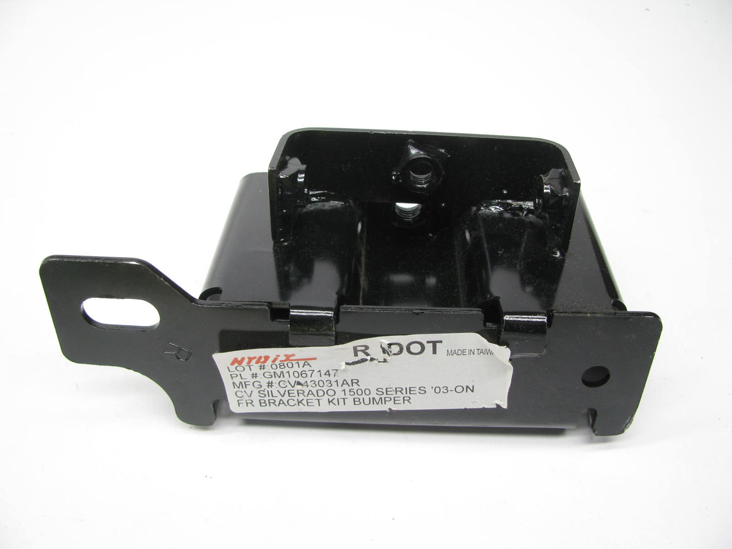 New Front Right Bumper Bracket GM1067147 For 2003-2006 Silverado Sierra 1500