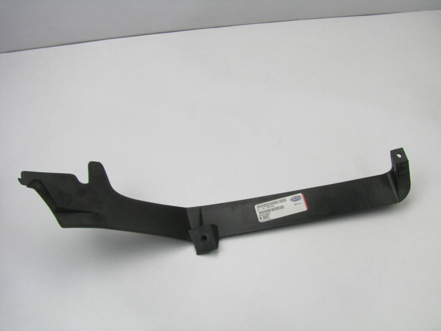 NEW AFTERMARKET - FRONT LEFT Bumper To Body Filler Panel GM1088166V