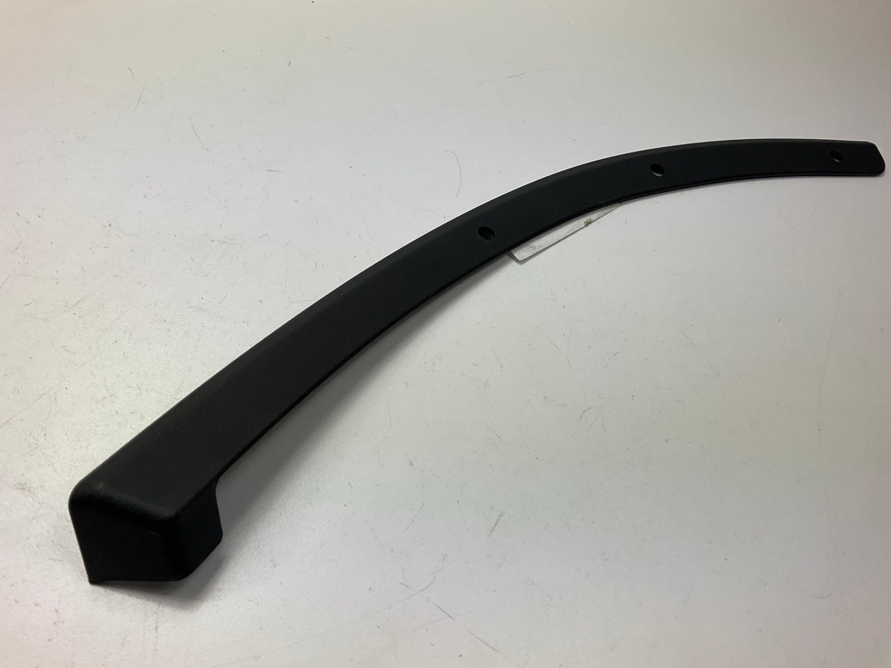 AFTERMARKET - Front Right  Bumper To Body Filler Panel 2007-2013 Silverado 1500