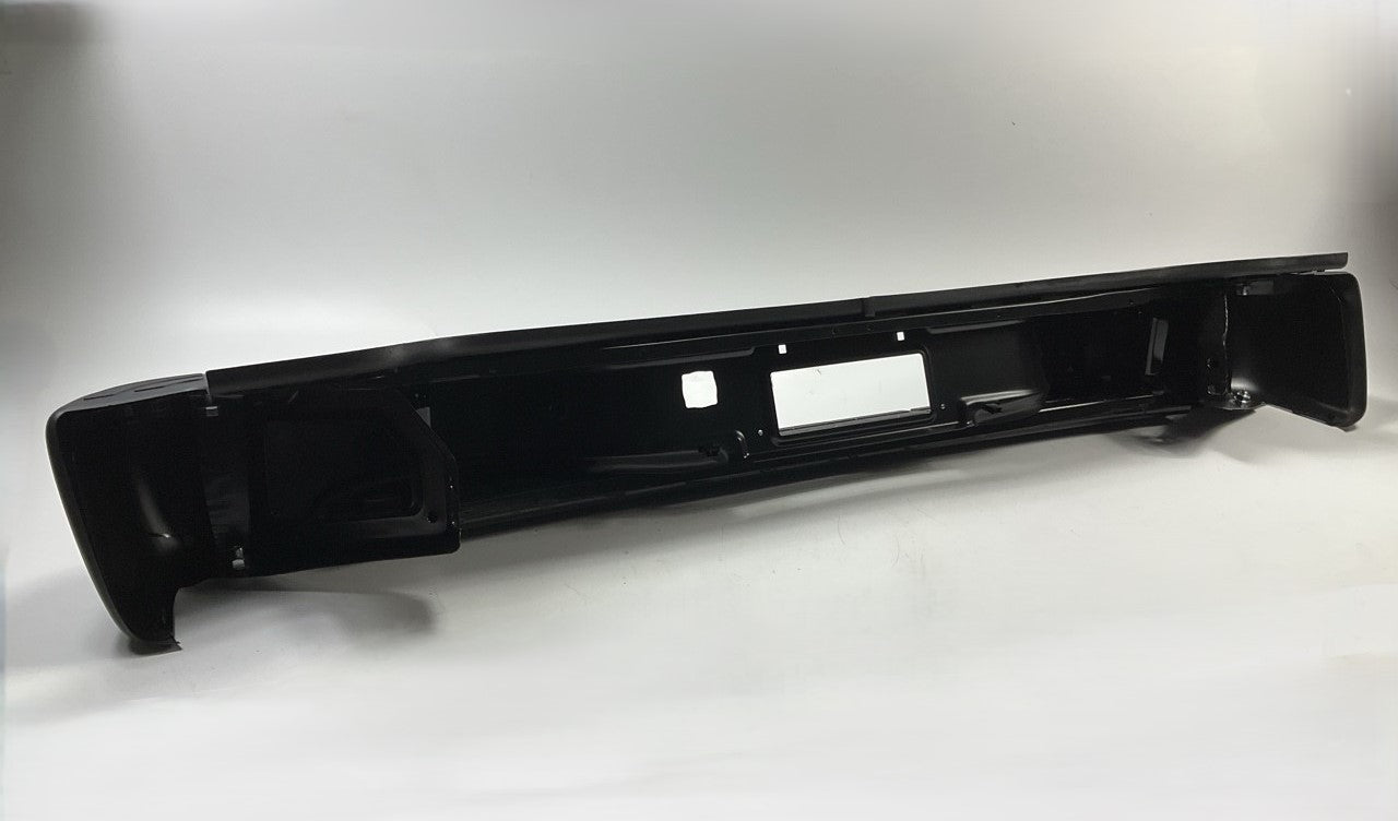 SCRATCHED -NEW  AFTERMARKET GM1101115 Rear Bumper For 00-06 Tahoe, Yukon