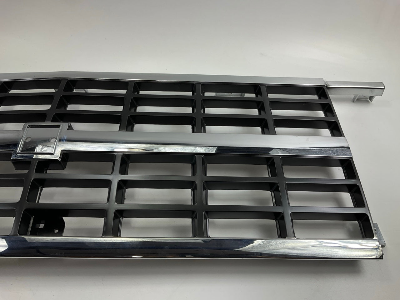 NEW AFTERMARKET Grille For 1989-1991 Blazer Suburban R/V W/ Dual Headlights