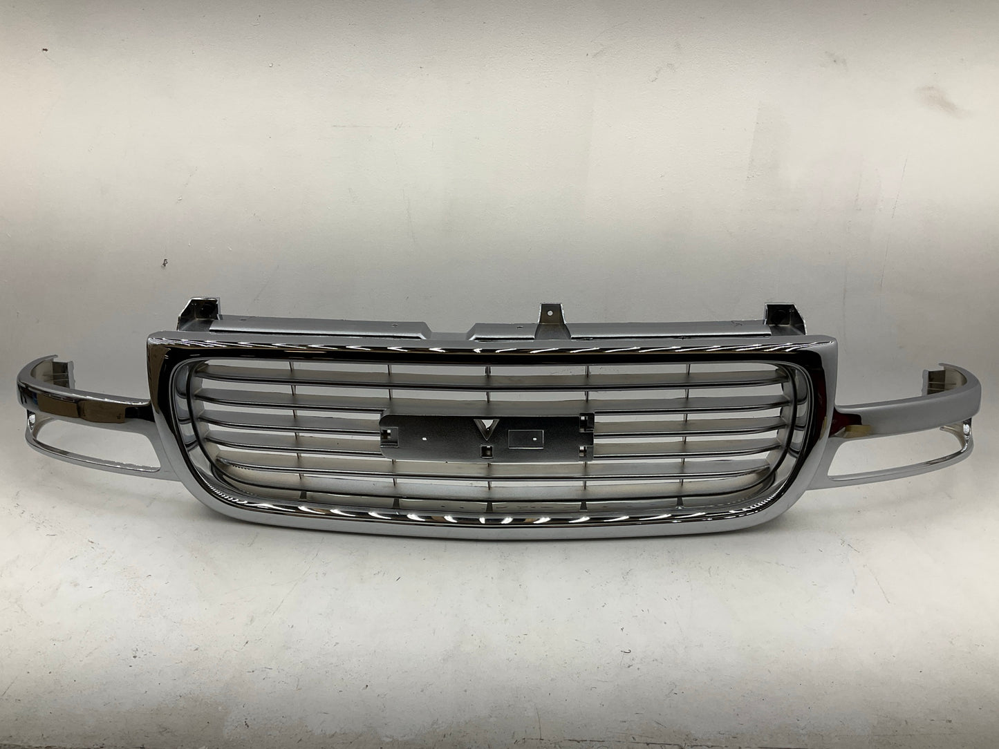 GM1200430 Chrome Front Grille - 1999-2002 GMC Sierra 1500, 2000-2006 Yukon