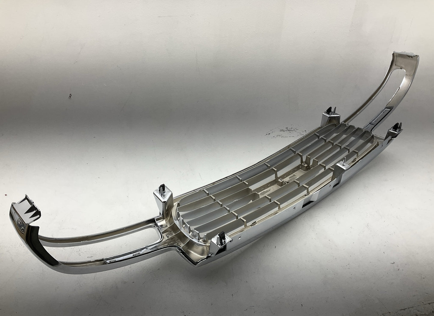 GM1200430 Chrome Front Grille - 1999-2002 GMC Sierra 1500, 2000-2006 Yukon