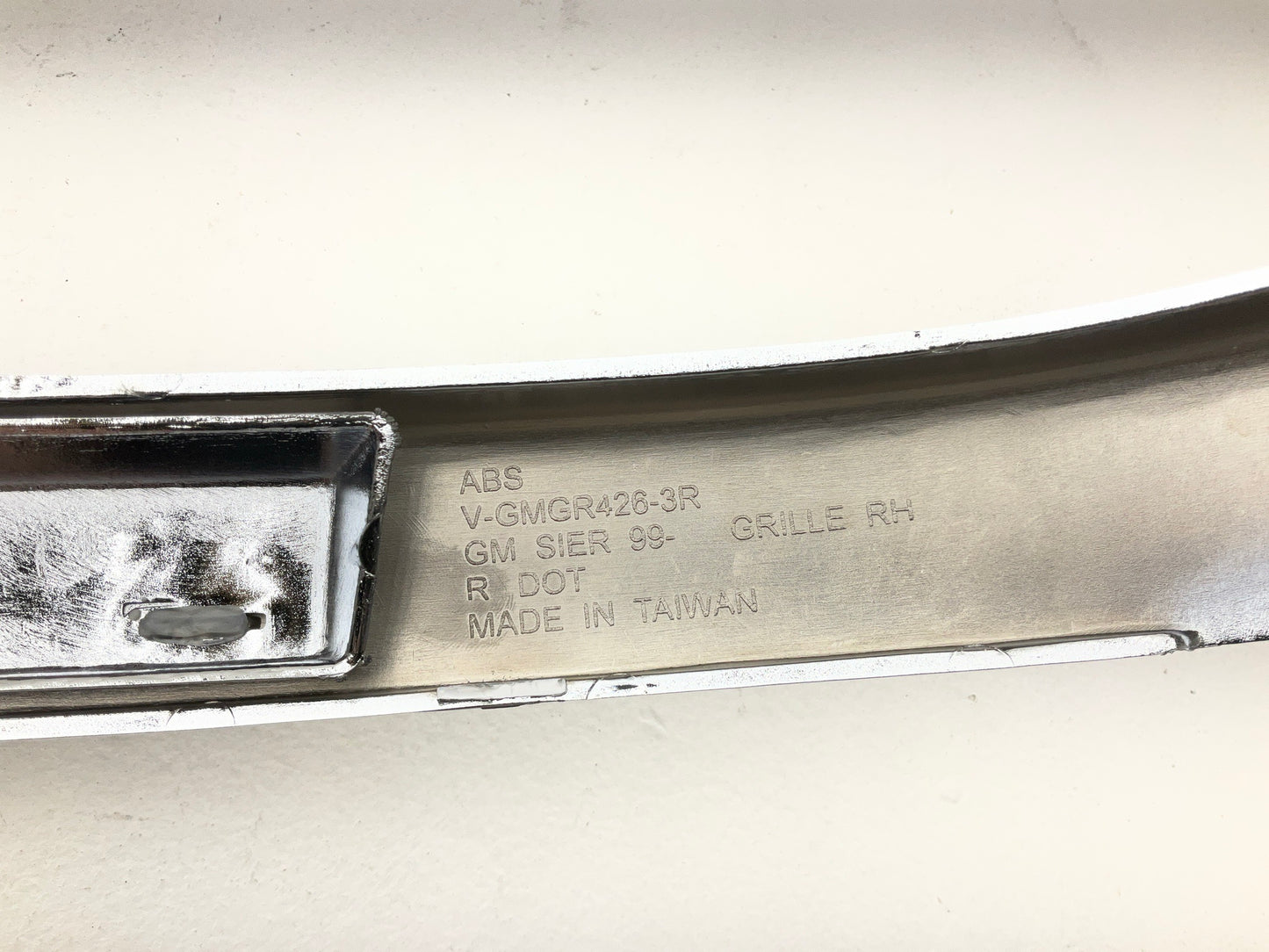 GM1200430 Chrome Front Grille - 1999-2002 GMC Sierra 1500, 2000-2006 Yukon