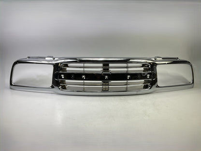 NEW AFTERMARKET GM1200464 Grille - 1999-2004 Chevrolet Tracker