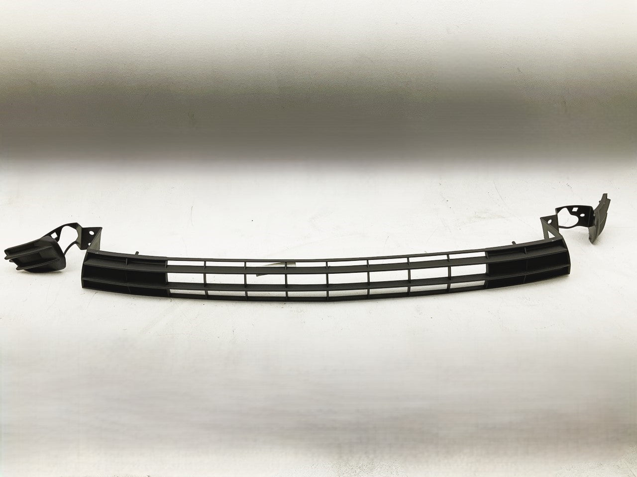 NEW GM1200536 Grille For 04-05 Malibu / Maxx LT Textured With Fog Lamp Hole