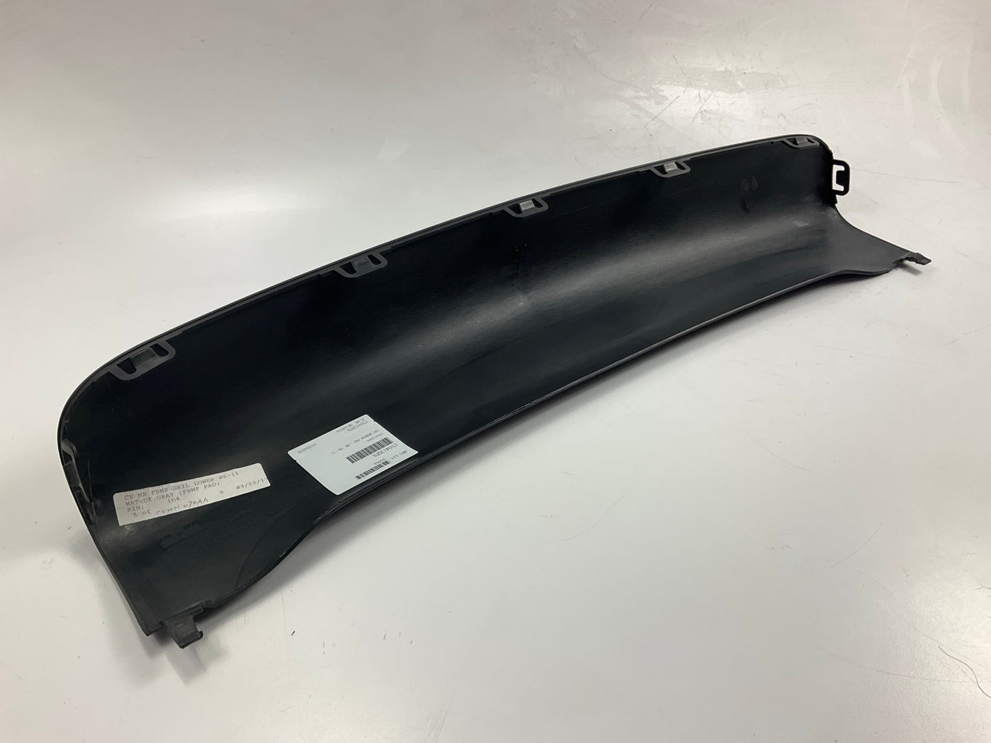 Scratched, See Photos - GM1200544 Lower Bumper Cover Grille 2006-2011 Chevy HHR