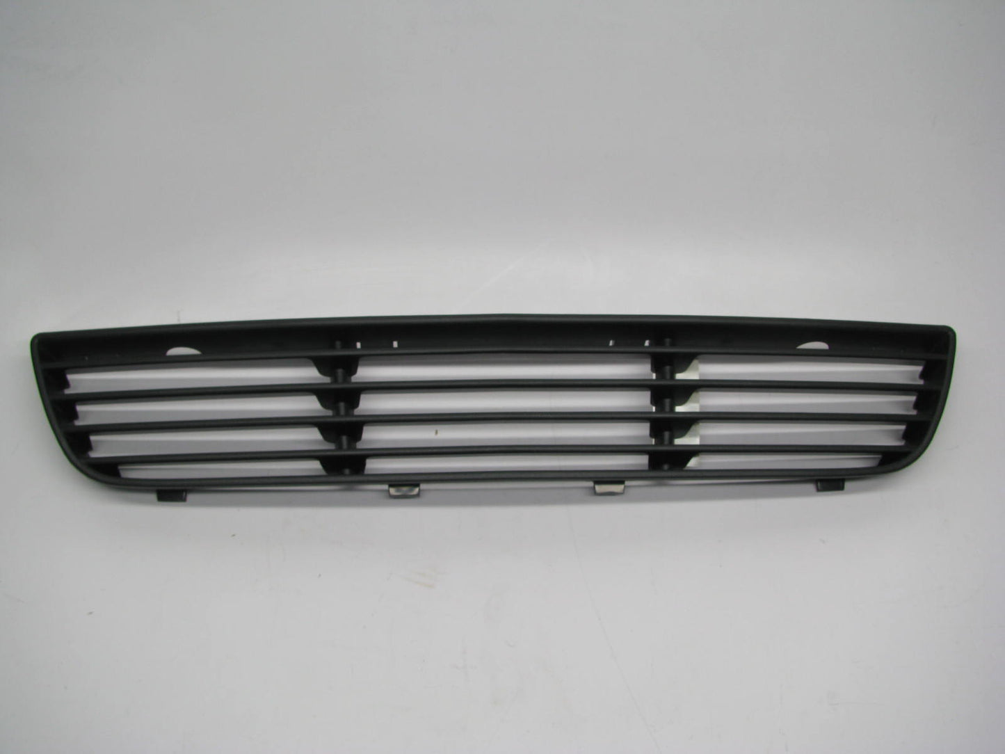 Front Lower Bumper Cover Grille GM1200548 For 2005-2010 Chevrolet Cobalt