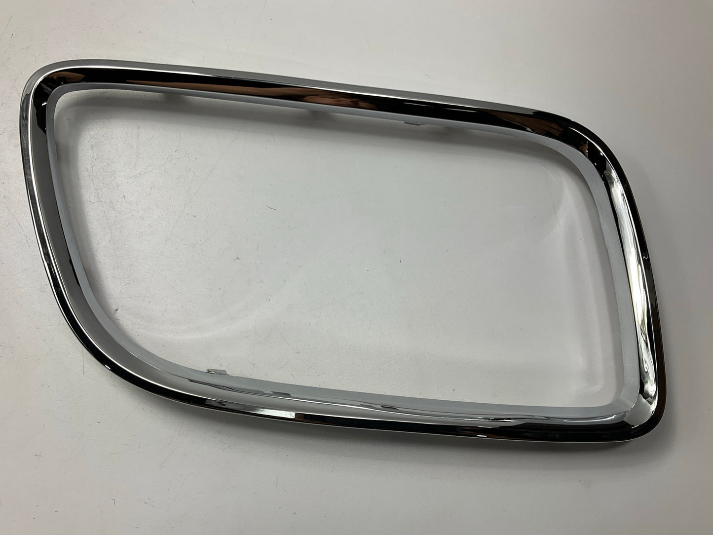 NEW AFTERMARKET - Front Right Outer Grille Trim GM1200566