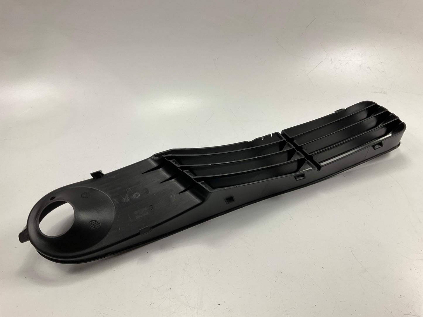 NEW AFTERMARKET -  GM1200579 Front Left Fog Light Bezel 2005-2009 Pontiac G6