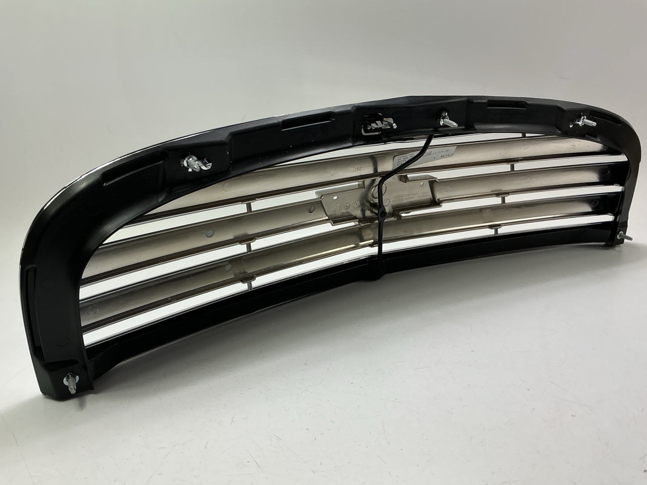 NEW AFTERMARKET GM1200626 Chrome Grille For 2006-2011 Chevrolet HHR
