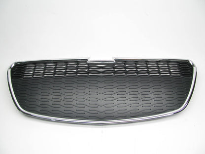 NEW Black / Chrome Grille GM1200656 For 2013-2015 Chevy Spark W/O Fog Lamps