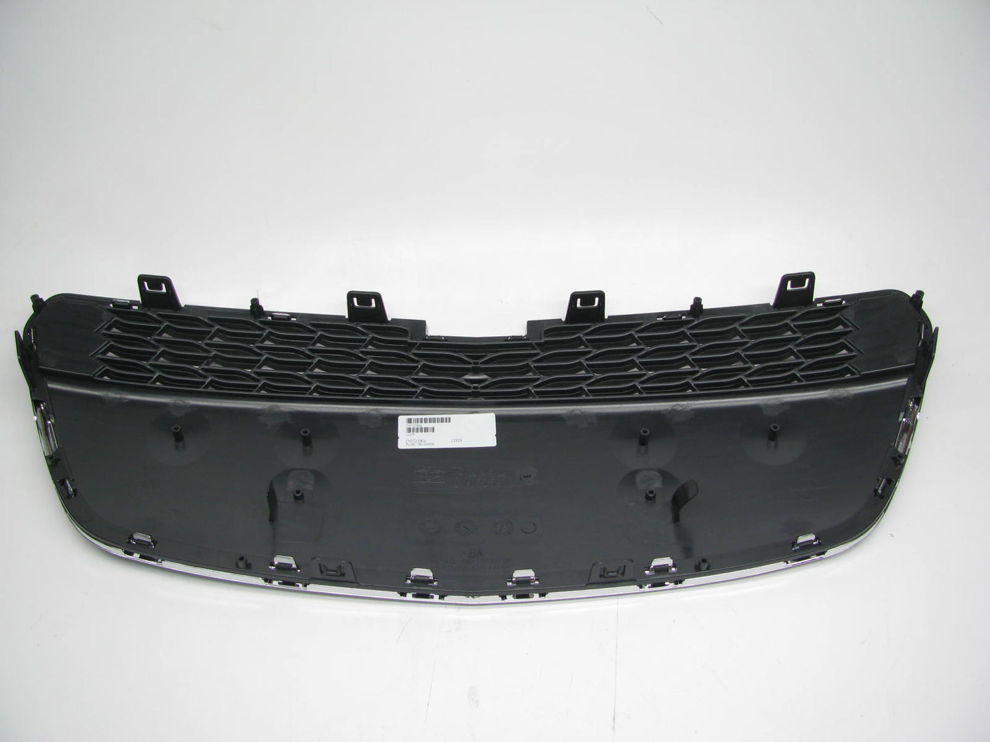 NEW Black / Chrome Grille GM1200656 For 2013-2015 Chevy Spark W/O Fog Lamps