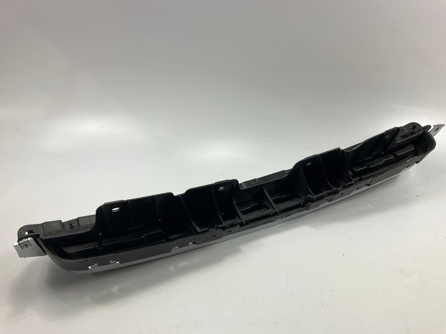 NEW AFTERMARKET GM1200715 Grille For 2013-2016 Chevrolet Trax