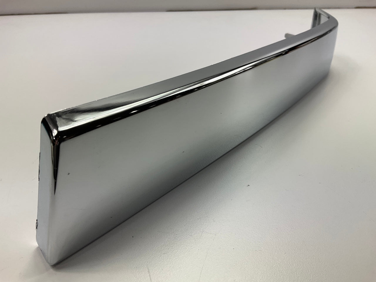AFTERMARKET Front Left Grille Moulding Trim For 2005-2007 Chevy Silverado