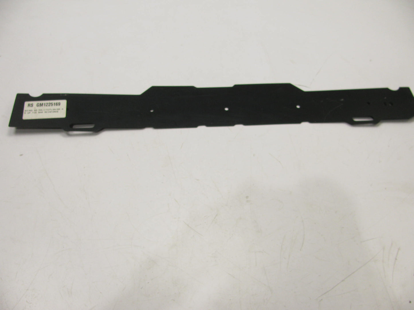 NEW AFTERMARKET Front Bumper Face Bar Retainer Mounting Bracket Brace GM1225169