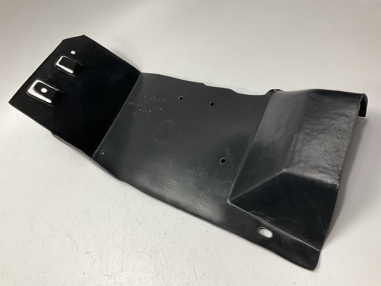 GM1251136 Front Right Fender Splash Shield 2005-2008 Terraza Uplander Montana